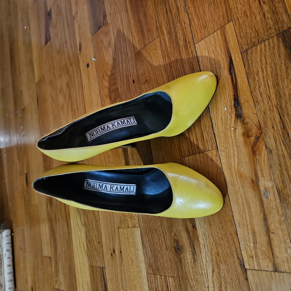 Banana Vintage Norma Kamali  classic high heels